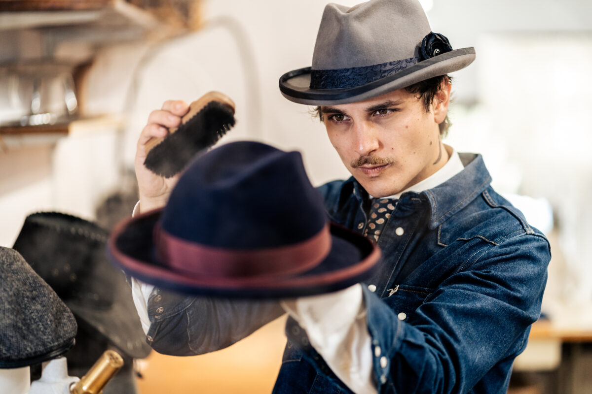 Modistenarbeit: Hutmodelle